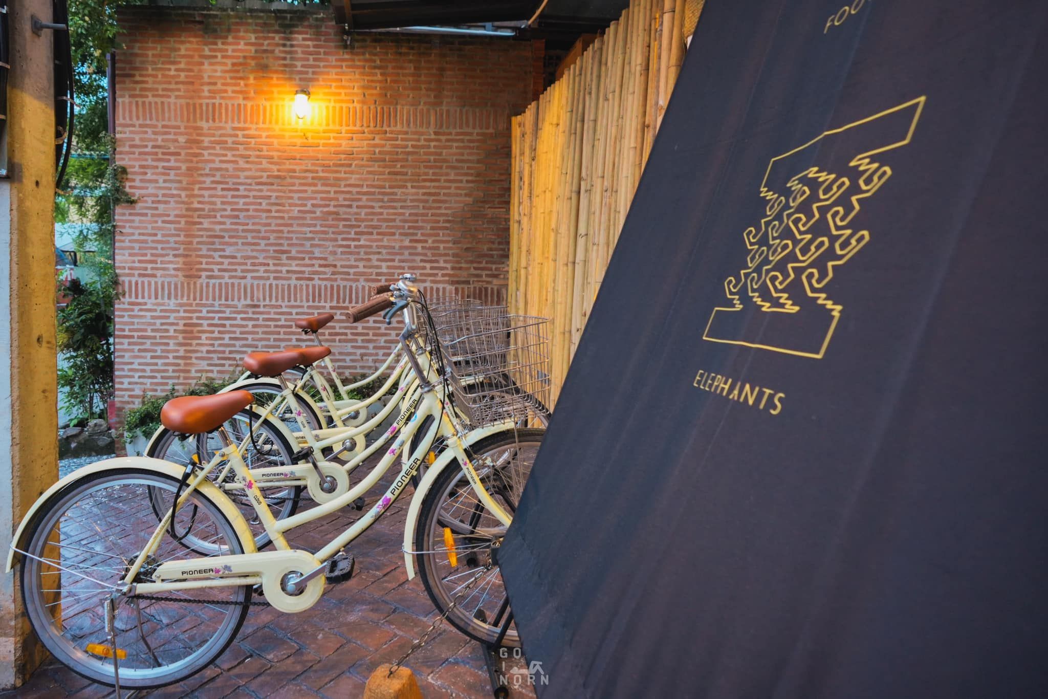 Front of the hotel located in the old city of Chiang Mai